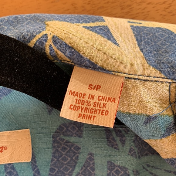 🎉HOST PICK🎉 Vintage Tommy Bahama Silk Aloha Shirt - Small - Picture 7 of 7